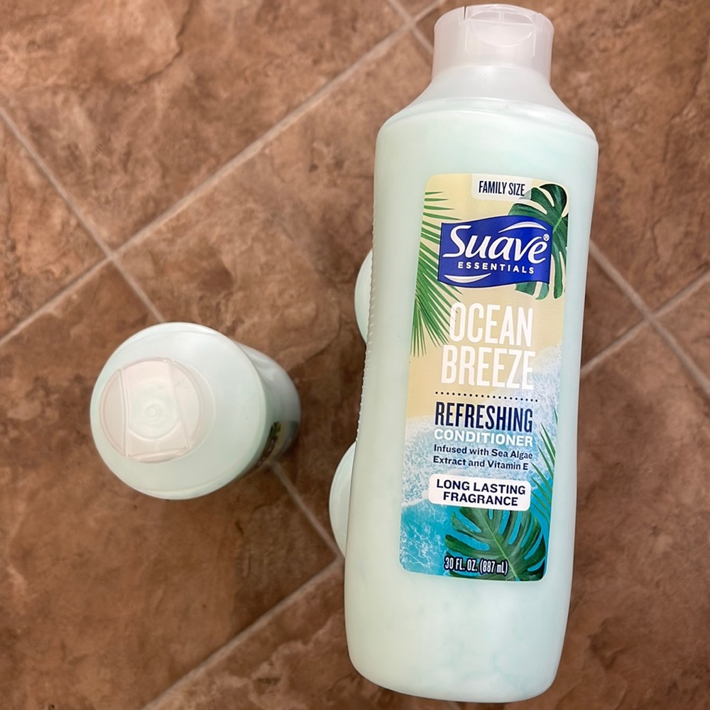 Family size SUAVE essentials conditioner